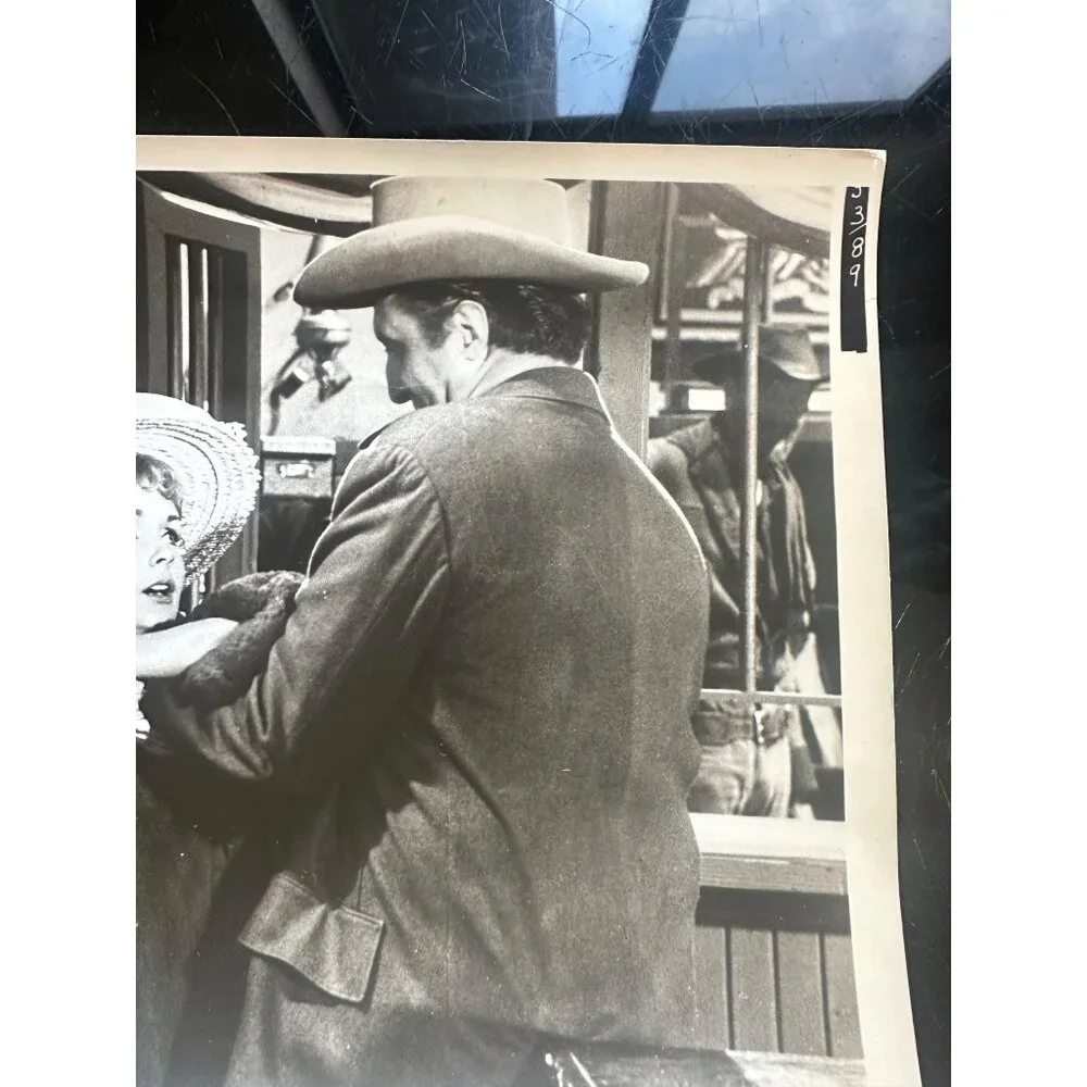 Vintage Debbie Reynolds The Second Time Around 1961 ‘Fighting Crooks’ Movie Stil - Picture 5 of 15